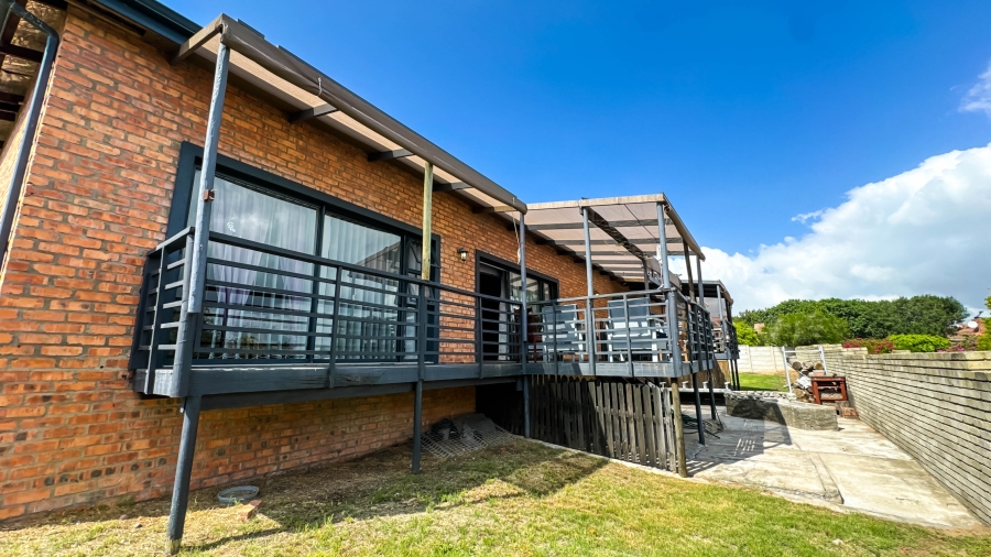 4 Bedroom Property for Sale in Klein Brak Western Cape